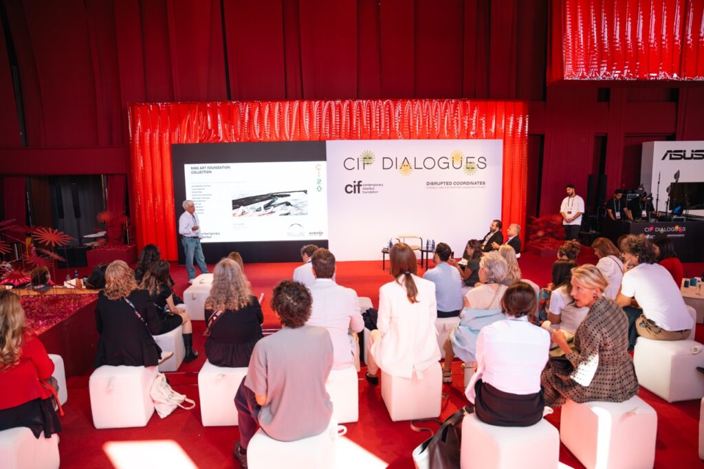 Pierre Sigg presenting the collection at CI20th